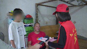 DƬ